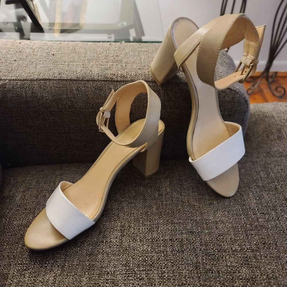 LIZ CLAIBORNE ANKLE STRAP HEELS